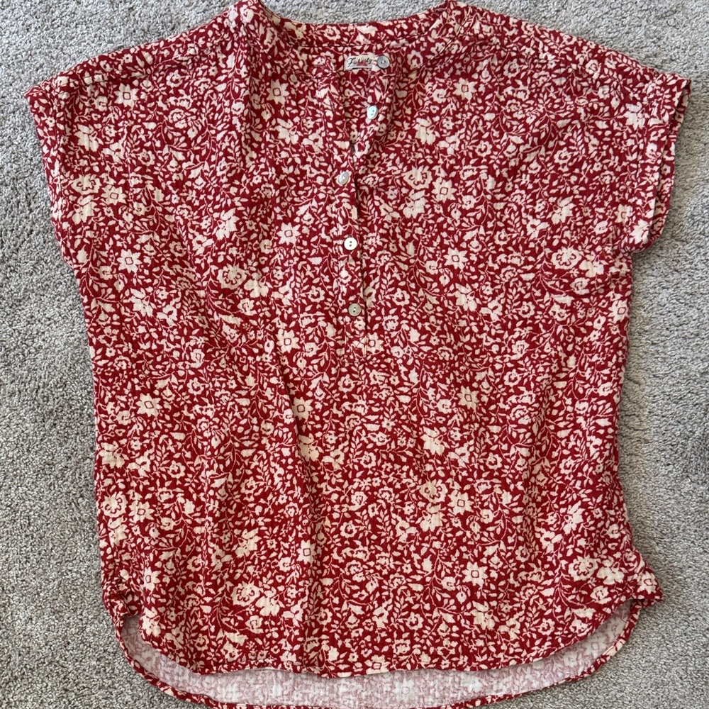 Faherty Red and Cream Floral Button-Up Short Sleeve Blouse